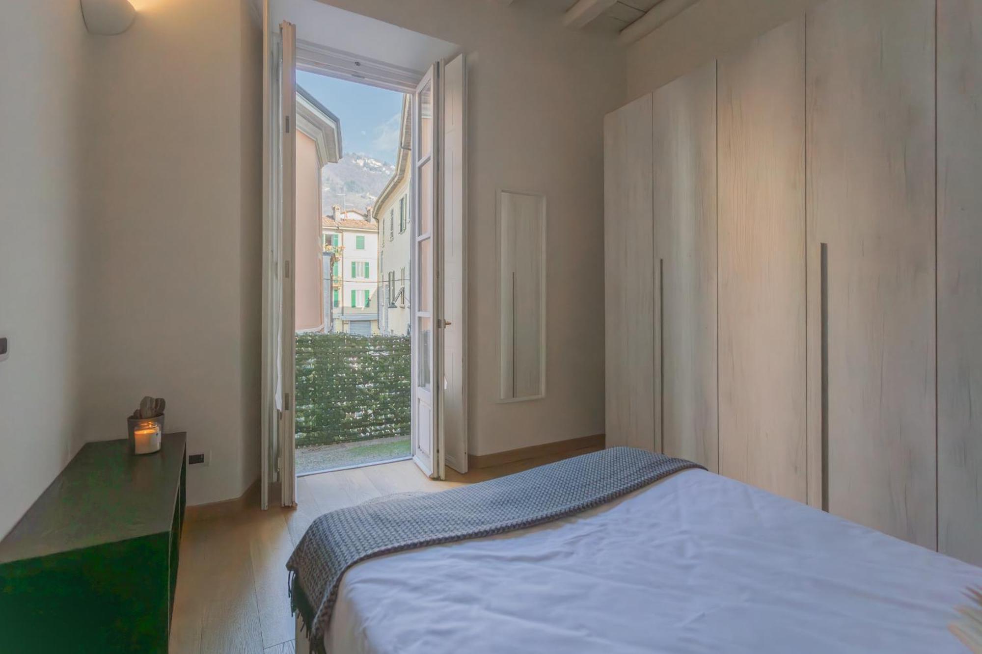 Wine Not Apartment In Como City Centre Exterior photo